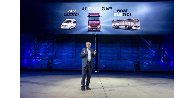 Daimler, 2018 IAA Ticari Araçlar Fuarı’nda bünyesindeki kamyon, otobüs ve hafif ticari araçlarıyla gövde gösterisi yapıyor