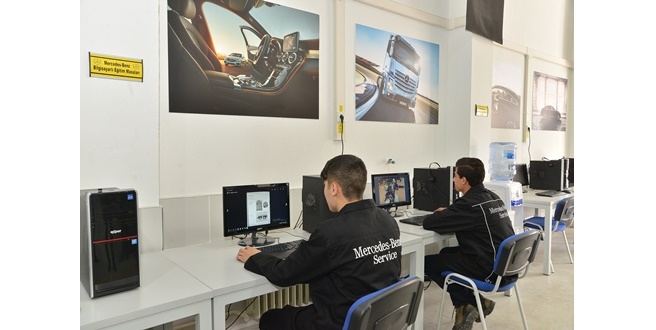 Mercedes-Benz Türk’ten Mesleki ve Teknik Anadolu Liseleri’ne Teknolojik Destek