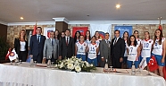 ALPET ,Yeşilyurt Spor Kulübü Kadın Voleybol Takımının forma sponsoru oldu