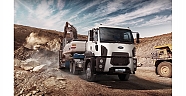 Ford Trucks'ın dağa, taşa ve yüke meydan okuyan yeni 6x4 Çekici modeli 3542T yollara hazır