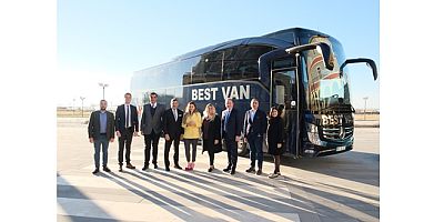 Mercedes-Benz Türk, Best Van Turizm’e Travego 16 2+1’i teslim etti