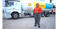 Shell’den yine bir ilk: Türkiye’nin ilk kadın LPG tankeri sürücüsü Shell’de görevine başladı