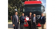 IVECO Gaziantep yetkili satıcısı Üstün İş Otomotiv, 4 firmaya 13 adet Stralis çekici teslim etti