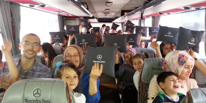 Mercedes-Benz Türk, bu bayram da müşterilerinin ve yolcuların yanında