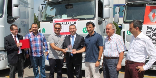 SÖNMEZ BUSTAŞ 33 ARAÇ TESLİM ALDI,  FİLOSUNDAKİ TOPLAM RENAULT TRUCKS SAYISINI 110’A ÇIKARDI