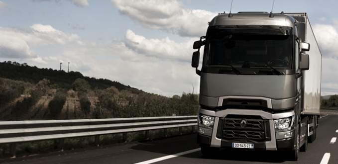 RENAULT TRUCKS T Serisi “2015 YILIN KAMYONU” SEÇİLDİ