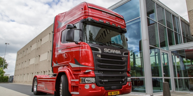 SCANIA’DAN KİŞİYE ÖZEL SERİ: “KIZIL TUTKU”