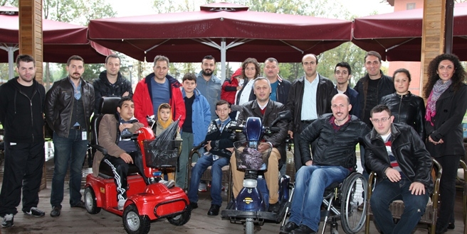 Otokar’dan Engellilere Fotoğraf Eğitimi