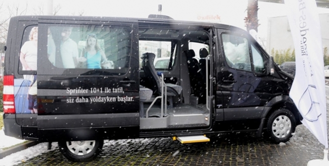 Mercedes-Benz Türk, Yeni Sprinter 10+1 Minibüs’ü Bursalı turizm taşımacılarına tanıttı
