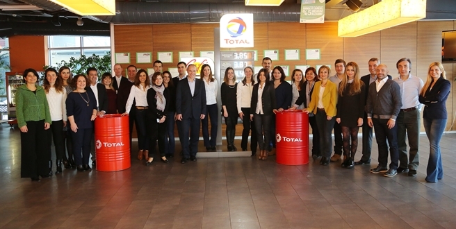 TOTAL’DE GENÇLER ÜST DÜZEY YÖNETİCİLERE MENTORLUK YAPIYOR