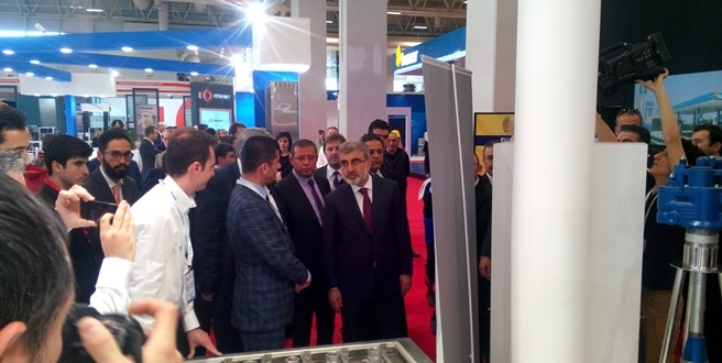 TEKSER PETROLEUM FUARI’NDA ENERJİ BAKANI TANER YILDIZ’A ÜRÜNLERİNİ TANITTI