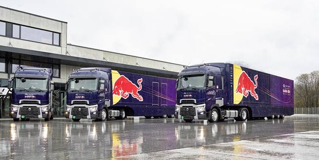 RED BULL RACING EKİBİNE YEDİ RENAULT TRUCKS T