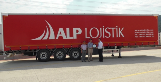 Alp Lojistik 11 Adet Perdeli Hafif Treylerini Teslim Aldı