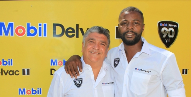 Pascal Nouma ve Cem Arslan  ‘Mobil Delvac Dostları’ etkinliğinde kamyoncularla buluştu