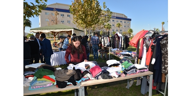 Adana BTÜ’de Sabancı Gönüllüleri Temsa Çalışanları ile Birlikte  Kıyafet Değişim Şenliği Yapıldı