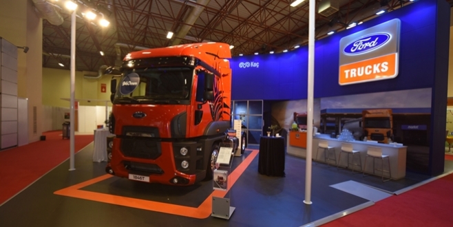 Hacimli yük taşımacılığı için tasarlanan Ford Trucks 1846T Midilli Çekici Logitrans’ta