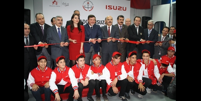 Anadolu Isuzu A.Ş. , Küçükyalı Mesleki ve Teknik Anadolu Lisesinden örnek iş birliği