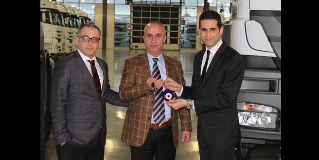 Erkan Grup’a Mercedes-Benz’den 40 adet Axor kamyon..