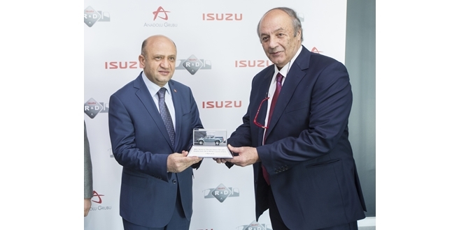 Bilim Sanayi ve Teknoloji Bakanı Fikri Işık Anadolu Isuzu Ar-Ge Merkezini Ziyaret Etti