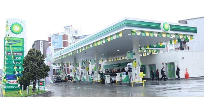 BP’nin Bostancı’da karşılıklı iki yeni istasyonu hizmete girdi.