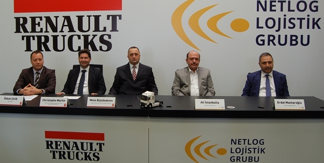 Renault Trucks, ilk Euro 6 filosunu Netlog Lojistik Grubu’na teslim etti