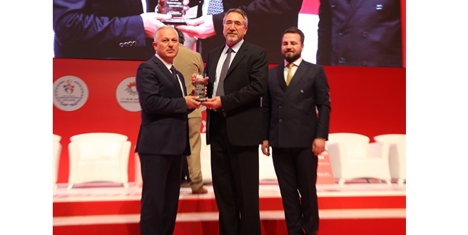 Genç Türkiye Zirvesi’nden Temsa’ya ödül..