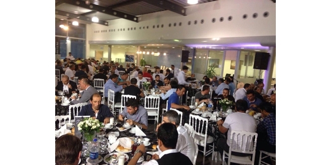 Koluman, düzenlediği iftar yemeğinde müşterileri ile bir araya geldi