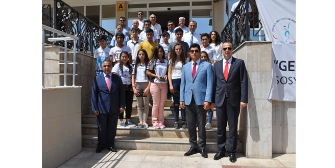 OKT Trailer’ ın Öğrencilere Karne Hediyesi Düzenlenen Tören ile Dağıtıldı