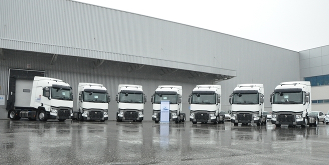 Sarp Lojistik’i Hedeflerine Renault Çekiciler Taşıyacak