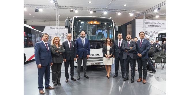 ANADOLU ISUZU IAA HANNOVER FUARINDA 6 ARACINI SERGİLEDİ