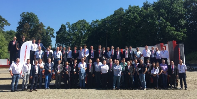 TIRSAN, 15 FARKLI ÜLKE’DEN GELEN KÄSSBOHRER BAYİLERİ İLE ULM’DE BİR ARAYA GELDİ