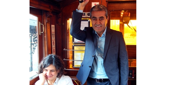 İETT YÖNETİMİ SAHAYA İNDİ..