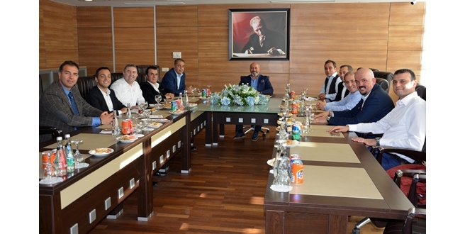 SCANIA, LOJİSTİK ÜSSÜ YÖNETİCİLERİ  İLE BİR ARAYA GELDİ