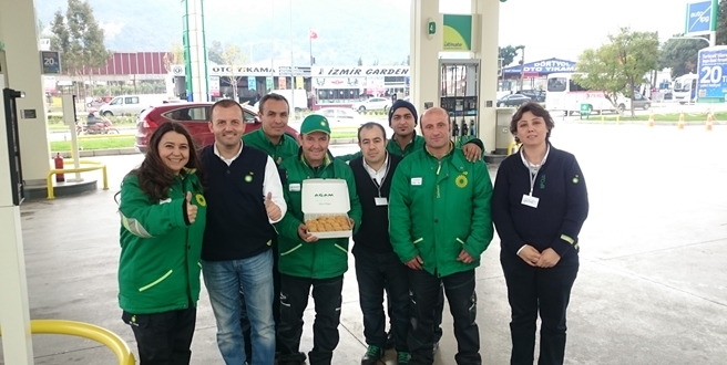 BP Akaryakıt Saha Müdürleri “Perakende Çalışanları Günü”nü istasyon çalışanlarıyla birlikte kutladı