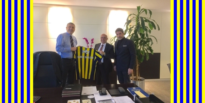 Mercedes Benz Direktörler Kurulu Başkanı Süer Sülün’e Fenerbahçe jesti…