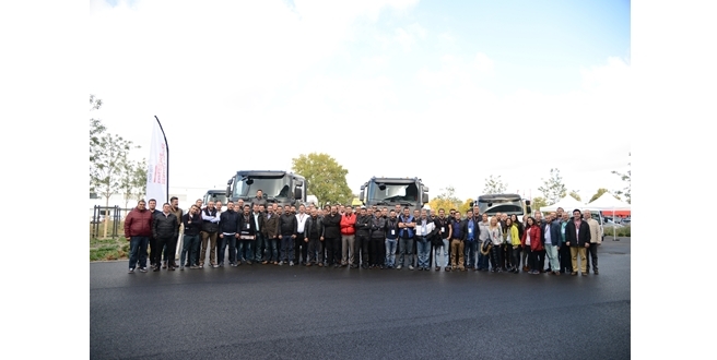 Renault Trucks bayileri, Lyon’da buluştu