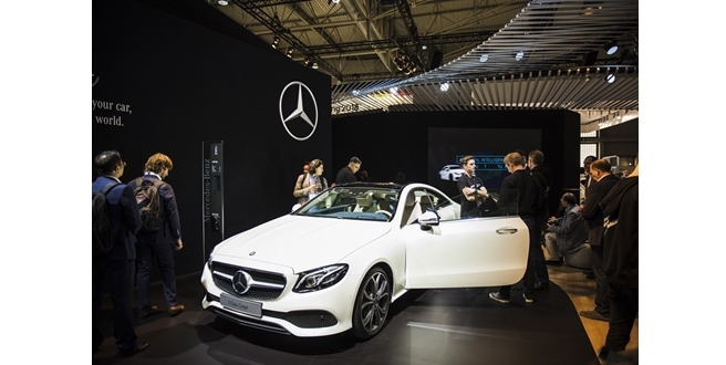 Mercedes-Benz, “Hackathon” projesi ve CASE ile dijital mobilitenin geleceğine yön veriyor