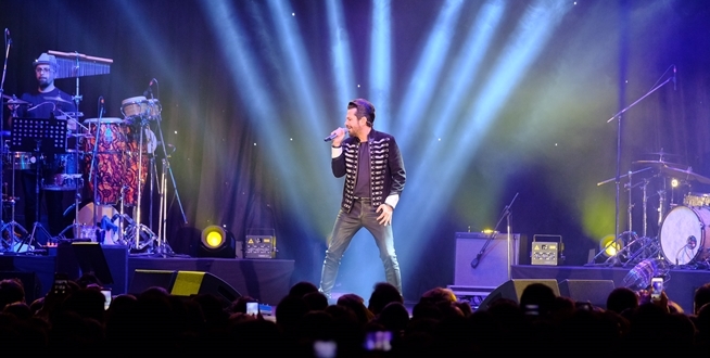 Mercedes-Benz Türk sponsorluğunda Sevgililer Günü’nde Kenan Doğulu’dan özel bir konser