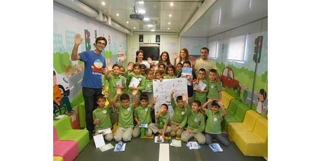 Mercedes-Benz Türk, MobileKids Projesi ile   ‘İyi Bir Gelecek İçin’  Çocuk Gelişim Fuarı’nda