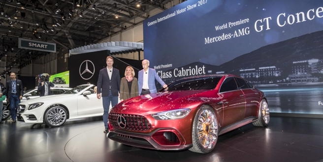 Mercedes-Benz yeni yıldızlarını Cenevre Otomobil Fuarı’nda tanıttı