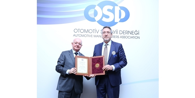 TEMSA’NIN İHRACAT VE TEKNOLOJİ LİDERLİĞİ ÖDÜLLE TAÇLANDIRILDI