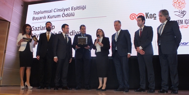 ULAŞTIRMA ZİRVESİNE KADIN LİDERLER DAMGASINI VURDU