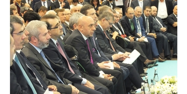 13. PETROLEUM İSTANBUL FUARI SEKTÖR LİDERLERİNİ BİR ARAYA GETİRDİ