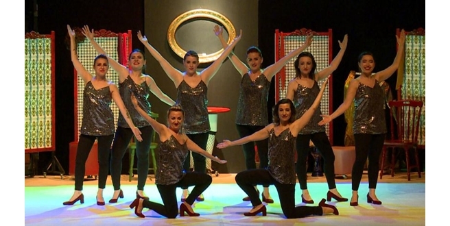 BP Castrol Tiyatro Kulübü “Kadında Bırak” adlı oyunu sahneledi