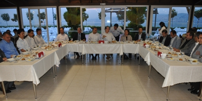 Brisalılar İftar Yemeğinde Buluştu