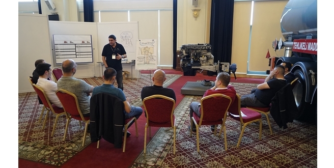 Mercedes-Benz Türk, son 1 yılda 4.000 saat kamyon ürün eğitimi verdi