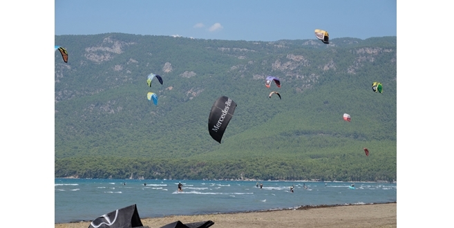 ‘KiteMercedes by Bilge Öztürk’ Muğla Akyaka’da sezonu açtı