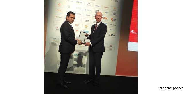 TEKSER, sektöre katkılarından dolayı 8. Türkiye Enerji Zirvesi’nde ödüllendirildi.