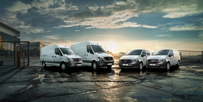 Mercedes-Benz 2.El Hafif Ticari Araçlar alım satımında müşterilerini bilgilendirdi.