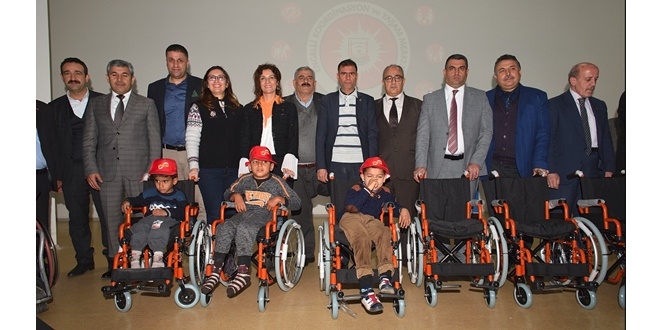 Monticola Kapsamında Asis’den Kırsaldaki Engelli Çocuklara Tekerlekli Sandalye Yardımı…